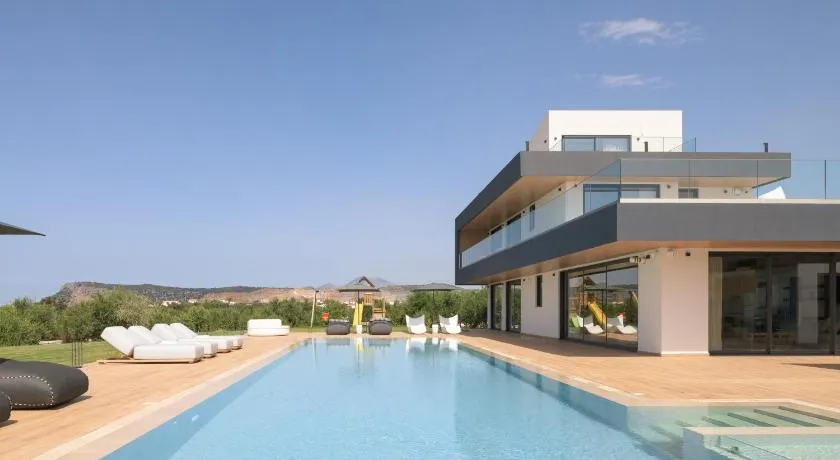 Aesthea 5-star Villa, 2Pools, Gym, Cinema, Sauna, By ThinkVilla - Image 1