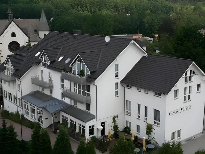 Hotel Bigger Hof - Wirtshaus Platzhirsch am Jahnplatz - Image 1
