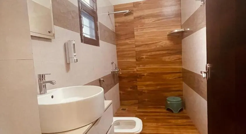 VR Home Stay - Image 1