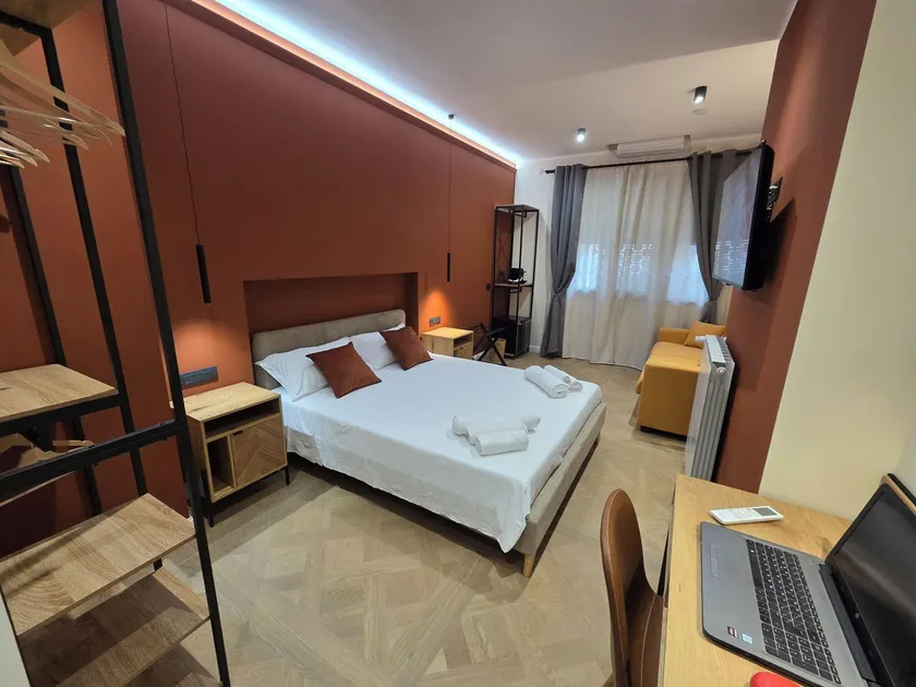 Centro & Mare - Rooms - Garage - Suites - Image 1