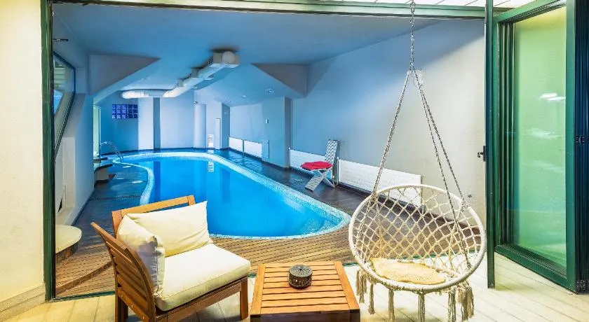 Kallimarmaro Residence - Image 1
