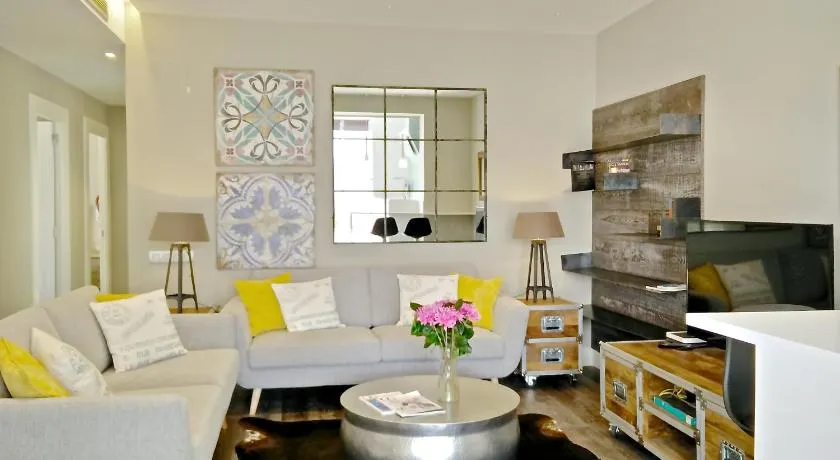 Ferran Pedralbes Penthouse - Image 1