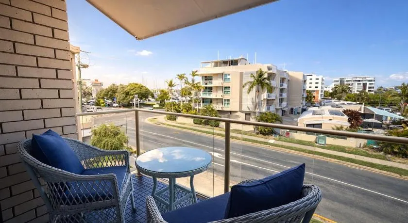 Sunshine Coastal Apartment - Walk to Beach and Wharf - Image 1