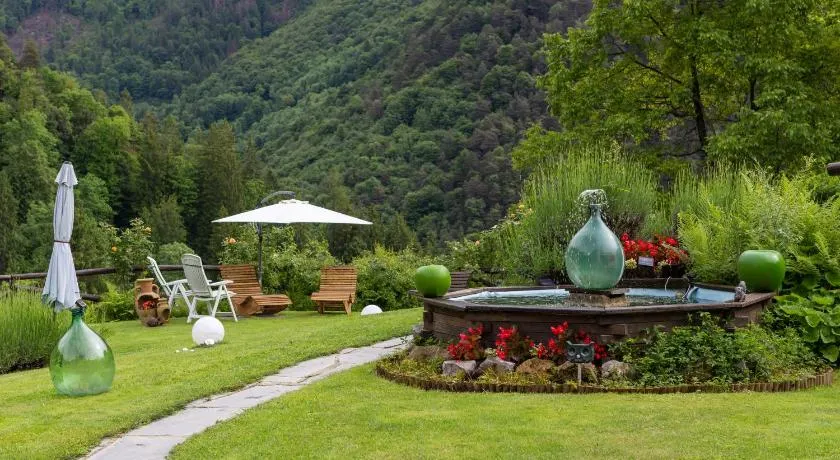 B&B22 - Image 1