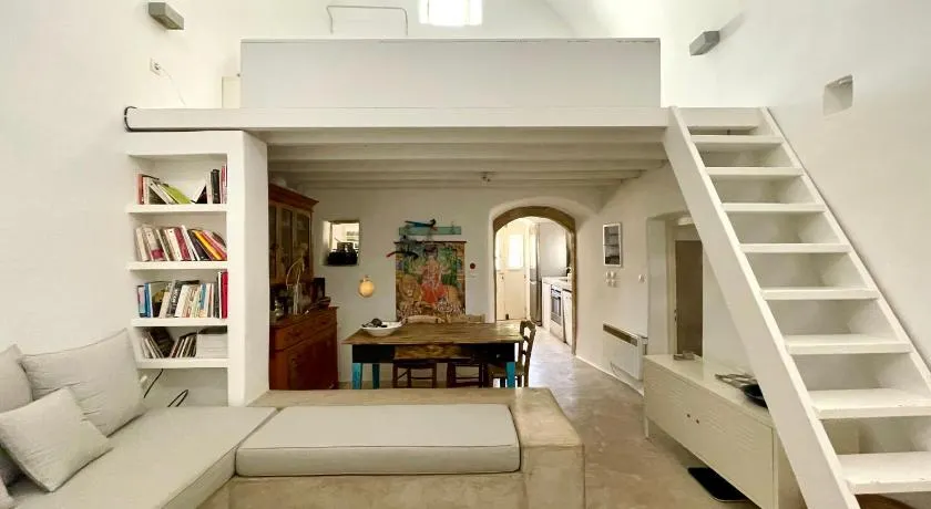 19th Century Vaulted Villa - Image 1