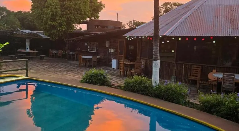 Hotel Cabañas La Teca - Image 1