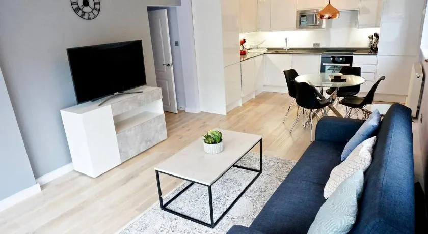 2BR/2Bath Luxury Modern Flat in the City London - Image 1