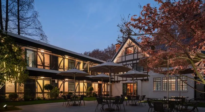 ANHE GARDEN HOTEL - Image 1