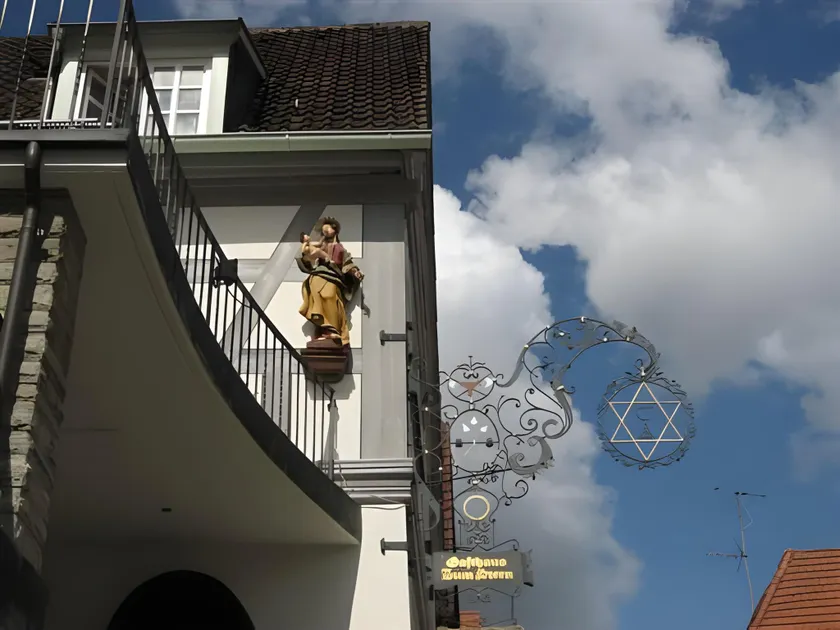 Gasthaus & Weingut zum Stern - Image 1