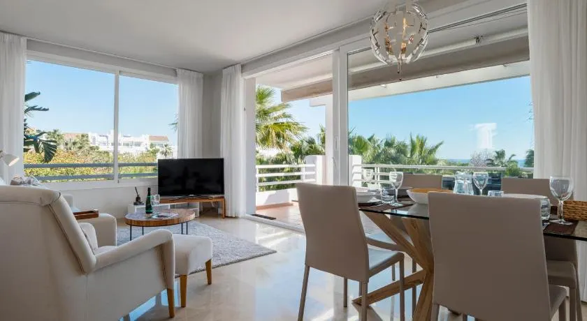 Luxury Apartment with Free Alcazaba Lagoon Access - Image 1
