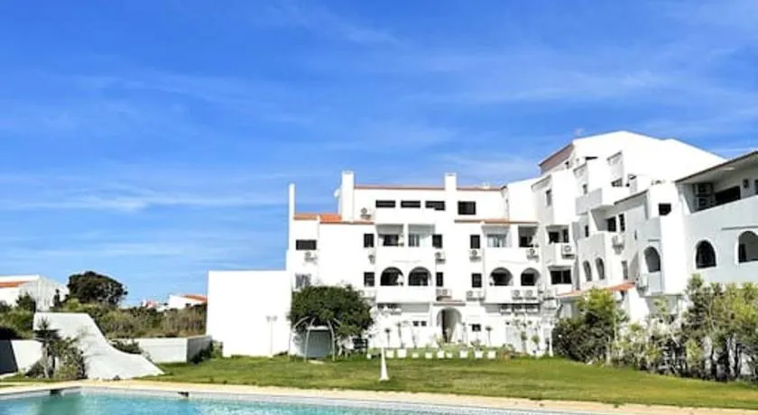 New Flat surround by beaches. - Image 1