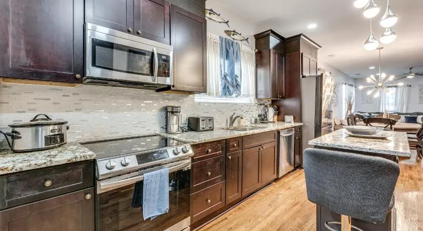 Chic Atlanta Home: Close to Downtown & Stadiums - Image 1