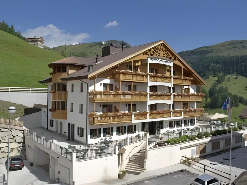 Hotel Alpenrose - Image 1