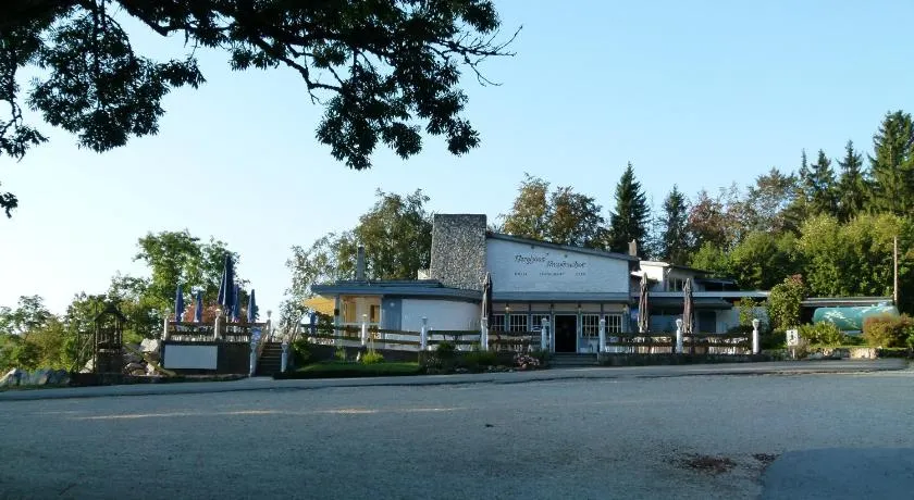 Berghaus Knopfmacher - Image 1