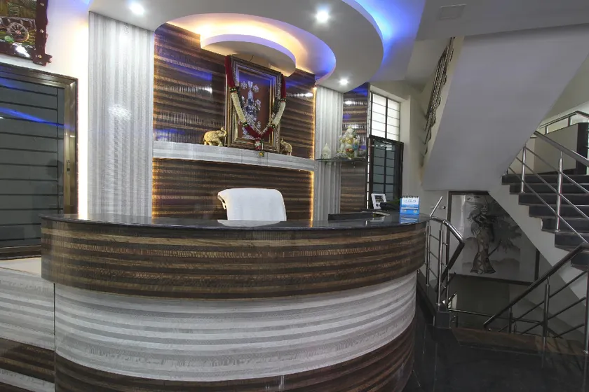 Hotel O by OYO New Venkateshwara Lodge - Image 1