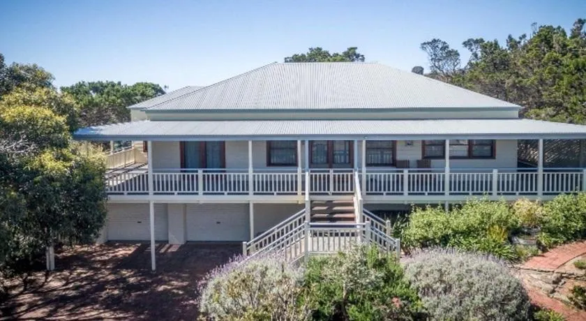 3 Banksia Court - Image 1