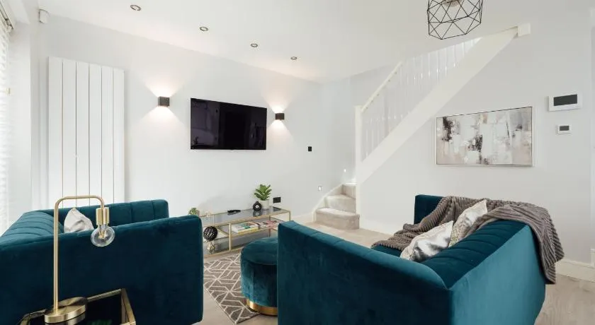 Inviting 2 Bedroom House in Dorking - Image 1
