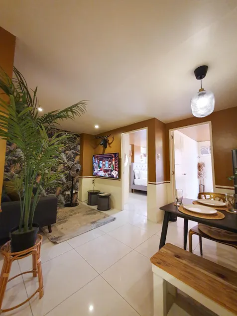 Hunter's Stylish 2BR Suite with Full Kitchen near SM North EDSA - Image 1