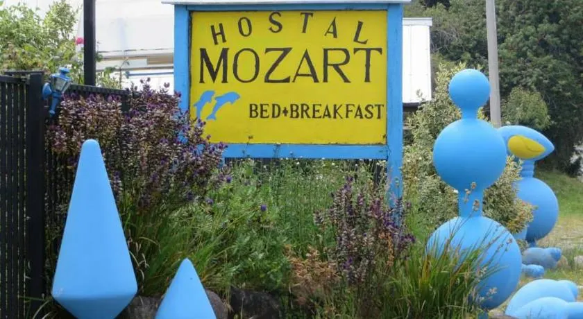 Hostal y Cabañas Mozart - Image 1