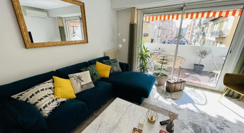 John Homestay Room in Nice - Image 1