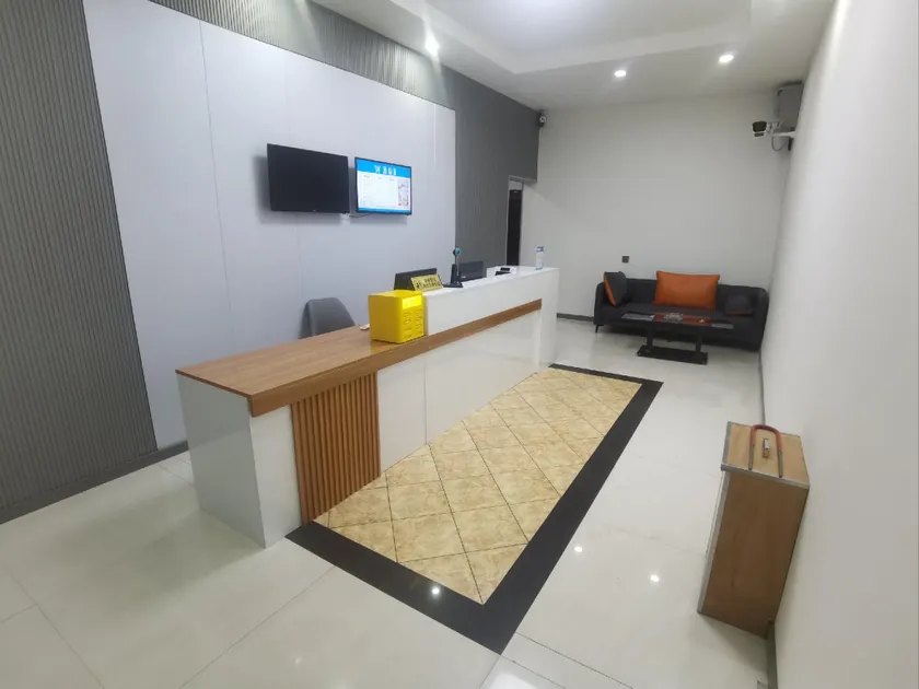 W Hotel (Lvliang Lishi Hongtai Plaza Branch) - Image 1
