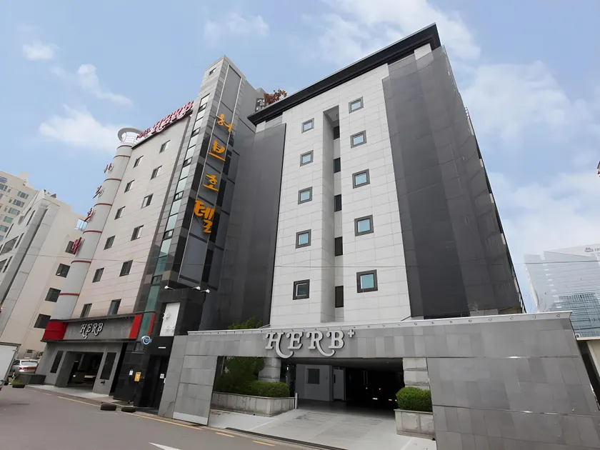 Hotel Casa Suwon - Image 1