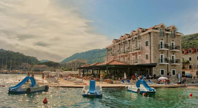 Hotel RR - Image 1