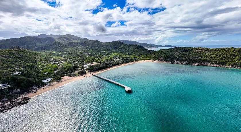 Picnic Bay Hotel - Image 1