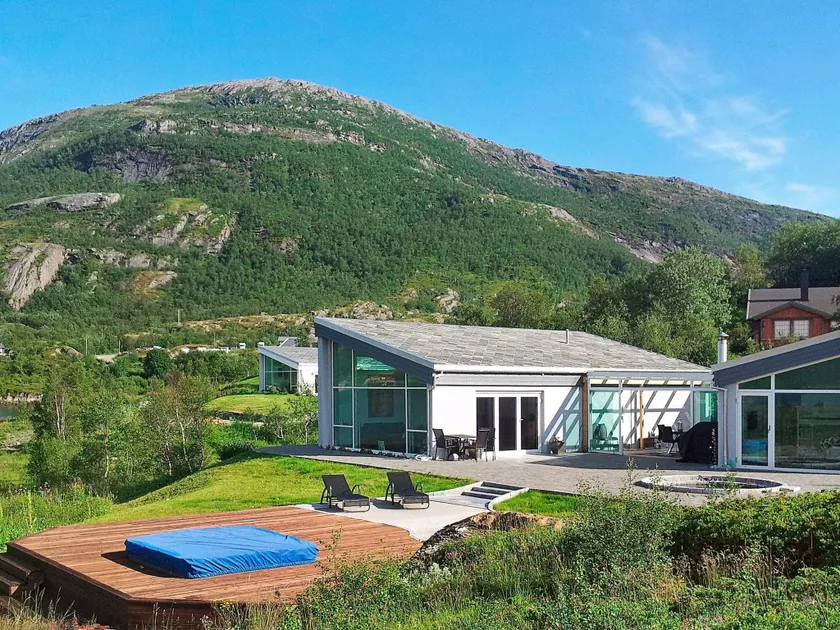 9 person holiday home in Inndyr - Image 1