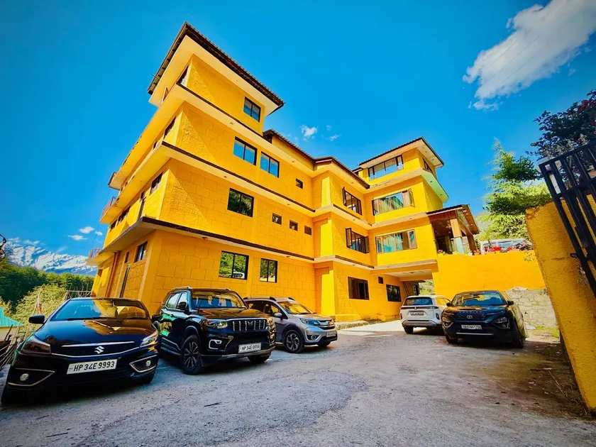 Hotel Prini Palace Manali - Image 1