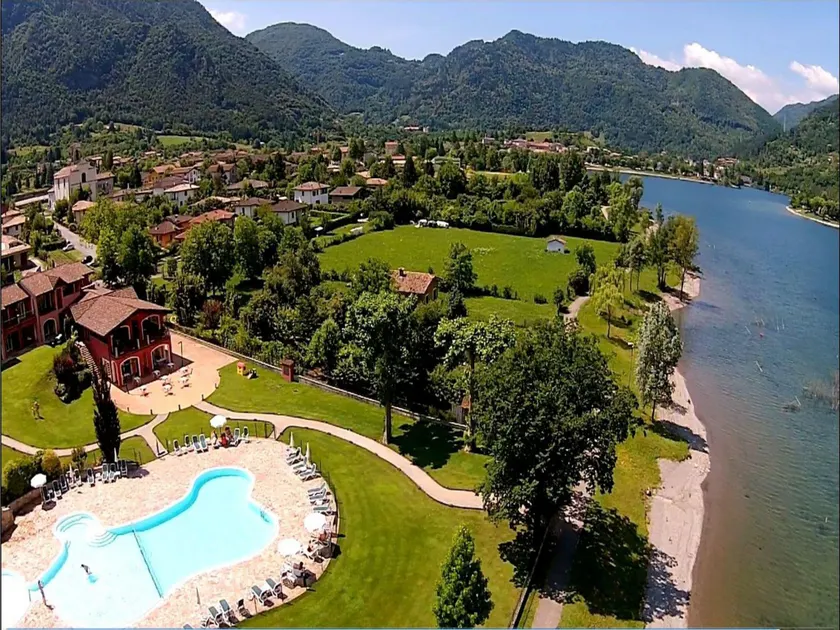 Appartement à Idro avec Piscine et Jardin - Image 1