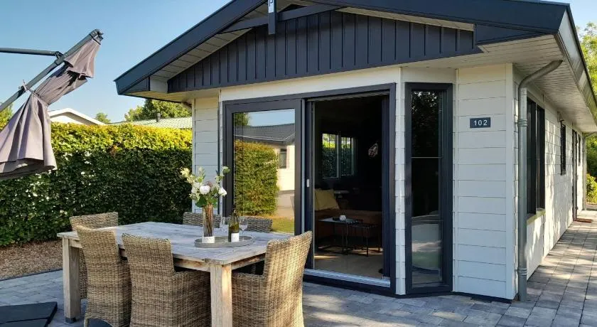 Holiday Home Ferienchalet an der Grenze zwischen Brabant und Zeeland by Interhome - Image 1
