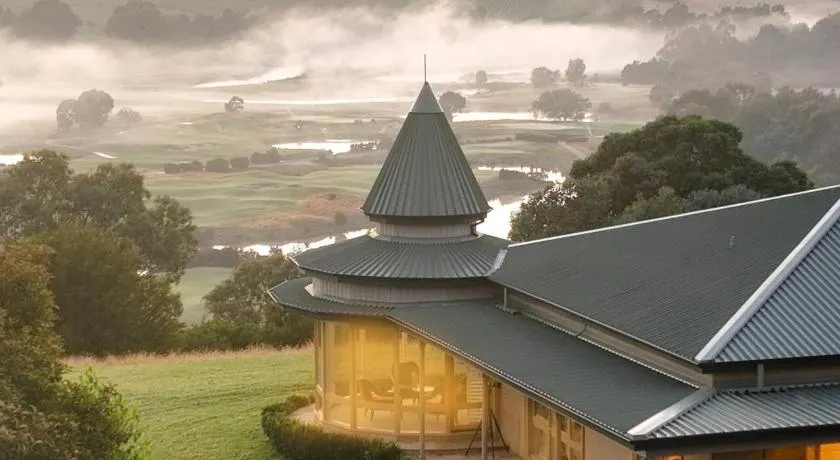 Cloudcrest Estate | Pool, Tennis, Golf & Kangaroos - Image 1