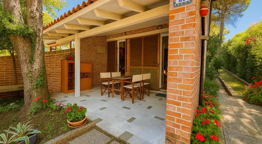 Paradise house & garden - Image 1
