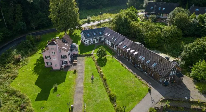 Ruhige Apartments mit guter Bahnanbindung und Küchennutzung - Image 1