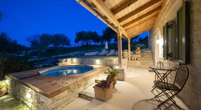 Villa Vitsilias under the cretan sky - Image 1