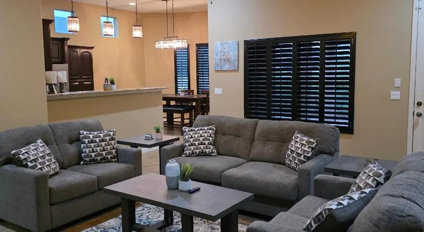 Beautiful Home For Large Family! - Image 1