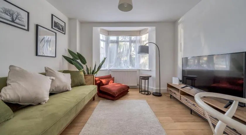 Stylish 2 Bed Apartment Parking - Oxford - Pass the Keys - Image 1