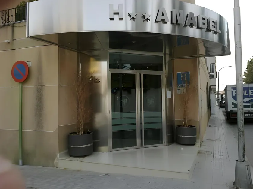 Hotel Anabel Baza - Image 1