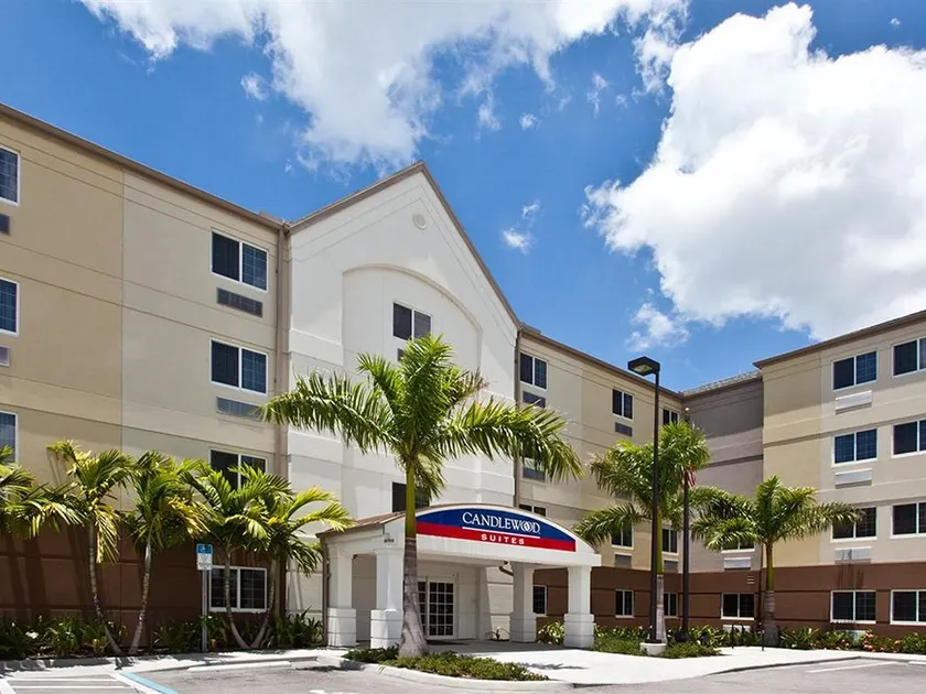 Candlewood Suites Fort Myers/Sanibel Gateway by IHG - Image 1