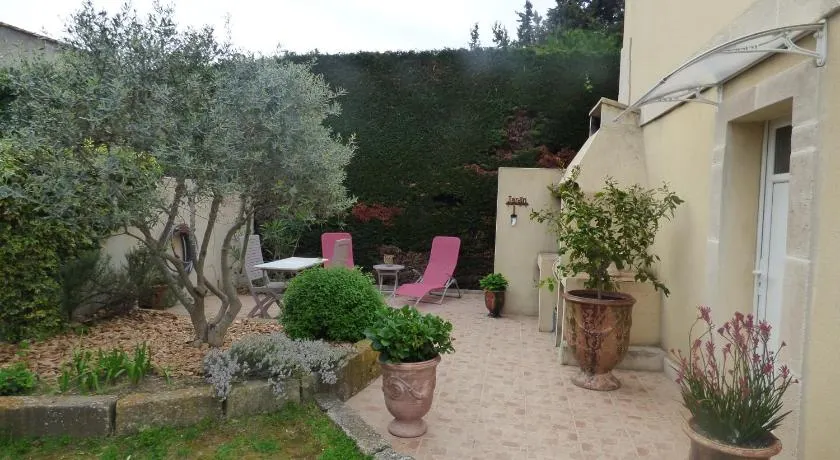 Chambre d'Hôtes entre Provence et Camargue - Image 1