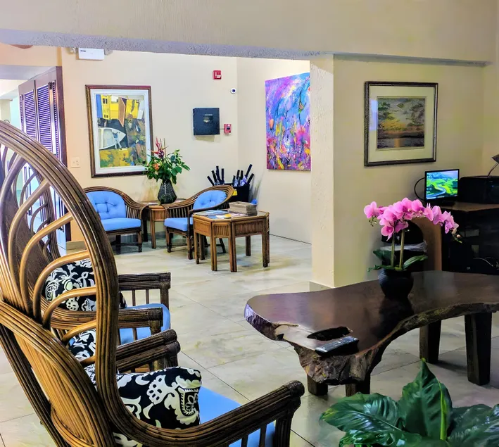 Canario Lagoon Hotel - Image 1