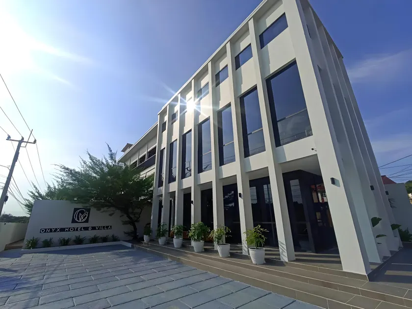 ONYX HOTEL & VILLA - Image 1