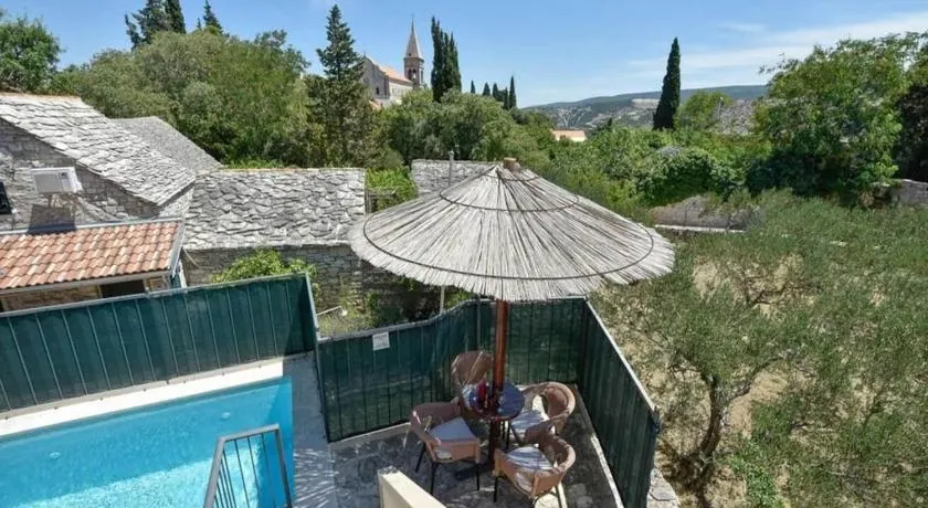 House Niksi - Image 1
