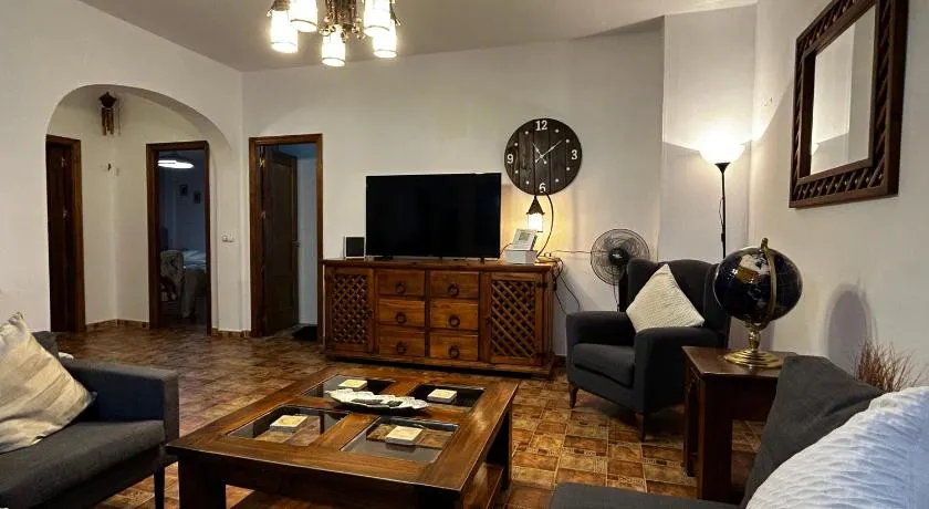 Spacieux et confortable appartement A 7 KM DU ROI ET WIFI GRATUIT CAMINITO - Image 1