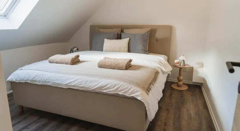 Cozy 1BR & Living Room Apartment, Just 15 Minutes to Downtown - Image 1