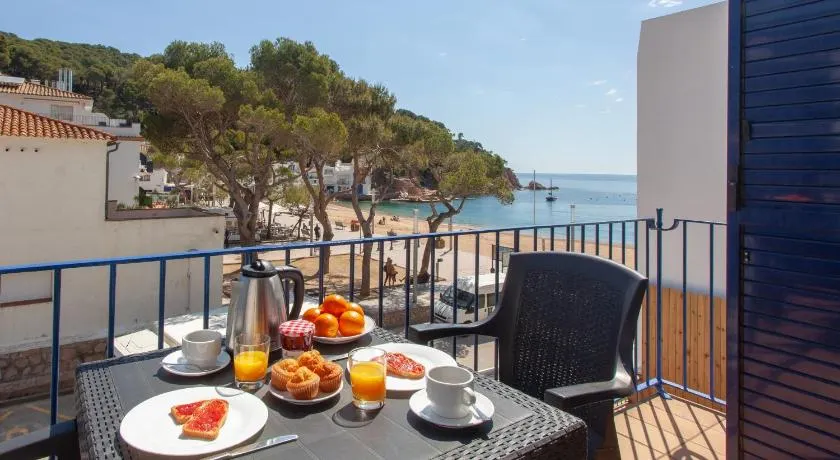 3 Bedroom Duplex, 30m to the beach, Tamariu, Costa Brava - Image 1