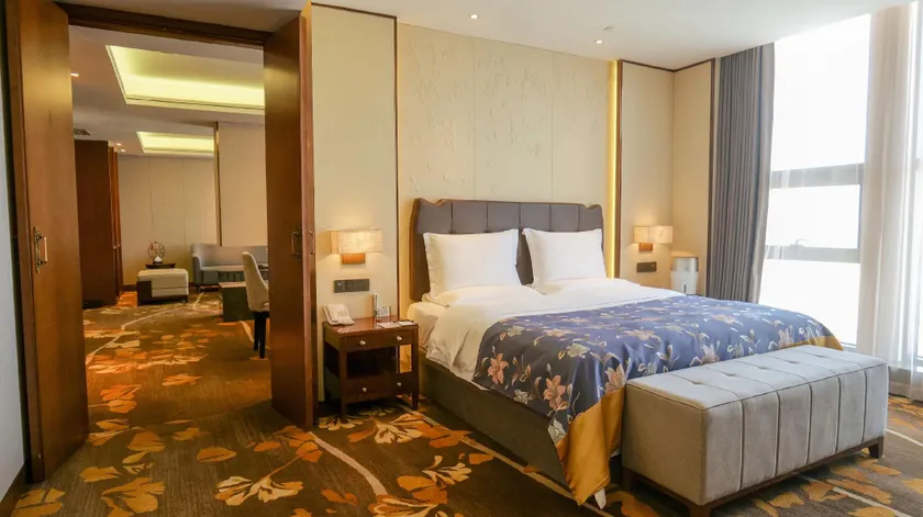 LANDISON VEEGLE HOTEL LONGXI - Image 1