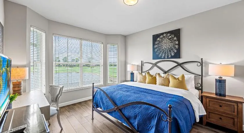 Solterra - newly remodeled luxury 3BR condo with lake and golf views, access to resort pool, hot tub, and golf courses at Lely Resort! Close to Naples beaches, 5th Avenue S, and Marco Island! Ideal for families or groups, perfect for a summer vacation! - Image 1