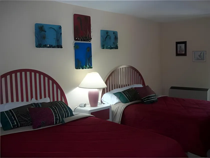 Wedge Mountain Inn - Image 1